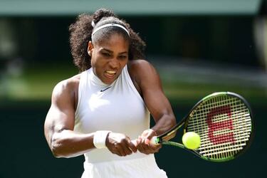 Wimbledon: Serena Williams into last four for 10th time