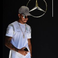 Hamilton vio "cosas extrañas" en 2007 para evitar "su éxito"