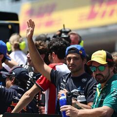 7 personas que “evitan” cruzarse con Fernando Alonso en el paddock de Fórmula 1