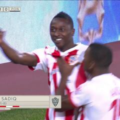 El hat-trick del '9' de 1ª y 2ª con el físico más peculiar: no hay lógica ni explicación a lo del tercer gol