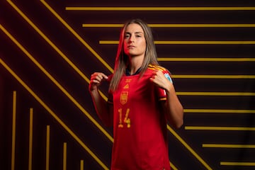 Alexia Putellas: la doble ganadora del Balón de Oro no necesita presentación. Regresa tras casi un año apartada de los terrenos de juegos. Fue en julio cuando sufrió la rotura de ligamentos y se perdió la Eurocopa. Tiene muchas ganas de reivindicarse en el Mundial.