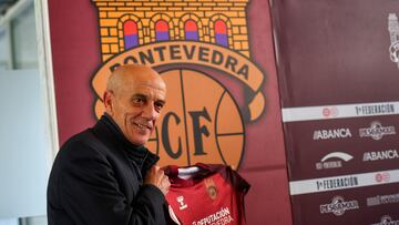 28/02/23 PONTEVEDRA CF  ACTO PRESENTACION DE JUAN SEÑOR COMO NUEVO ENTRENADOR 
 