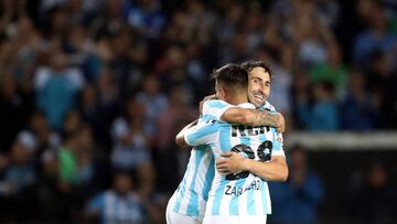 La Academia se llevó tres puntos vitales para confirmarse en puestos de Copa Sudamericana. Jugó en inferioridad 50 minutos por roja a Solari.