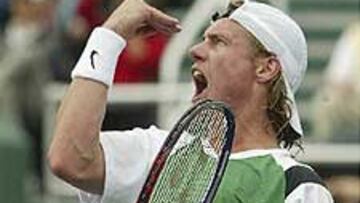 <b>IMPARABLE.</B> El australiano no ha encontrado oposición en Roddick y se ha hecho con facilidad con un puesto de finalista.