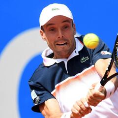 Bautista y Pella vencen y se medirán en cuartos de final