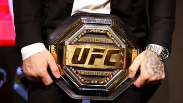 ¿Por qué Topuria sí es favorito contra Holloway y no lo era contra Volkanovski?