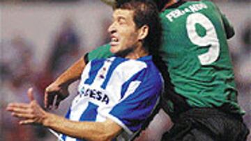 <b>UN VETERANO</b>. A sus 31 años, el lateral deportivista sigue siendo indiscutible para Jabo Irureta.