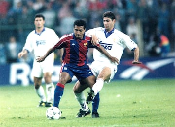 El 8 de enero de 1994 el Barcelona barri¨® con un espectacular Romario, que anot¨® su hat-trick con Cruyff en el banquillo blaugrana de entrenador, Koeman e Iv¨¢n Iglesias remataron el marcador quedando 5-0.