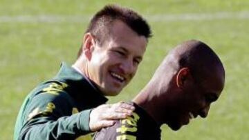 Dunga mima a Maicon.