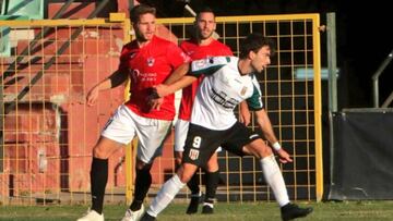 David A&ntilde;&oacute;n y Guille Andr&eacute;s en un lance de la primera parte del M&eacute;rida-Talavera.