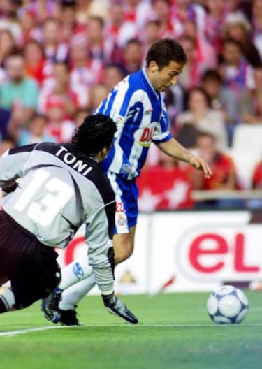 Copa del Rey, 27 mayo de 2000, Espanyol-Atltico: Tamudo marca un gol antolgico ante Toni Jimnez en la victoria de los pericos ante el cuadro rojiblanco.