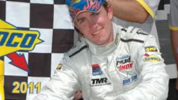 <b>GANADOR.</b> García con su trofeo de Barber.