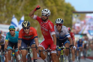 Bouhanni celebra su victoria en la sexta etapa.