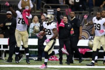  C.J. Spiller RB de New Orleans Saints corriendo para anotar el TD de la victoria