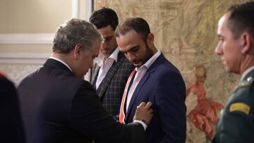 Iv&aacute;n Duque conmemora a Farah y Cabal