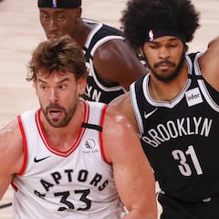 El campeón enseña músculo: paliza a los Nets para empezar