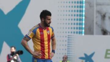 Negredo: "?Neville? Eso es meternos donde no nos llaman"