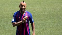 El centrocampista chileno del Barcelona, Arturo Vidal, en su presentaci&oacute;n.