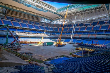 Las obras de reforma del Santiago Bernabéu siguen su curso y en este verano, se prevé que den un acelerón para intentar llegar a tiempo con todo listo.