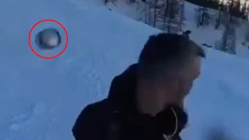 Barril de cerveza cayendo por una pista en Val d'Isere