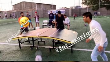 El divertido chascarro de Manríquez jugando Teqball