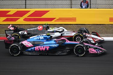 Jack Doohan y Oliver Bearman durante el Gran Premio de China de la Fórmula 1 celebrado en el Circuito Internacional de Shanghái.