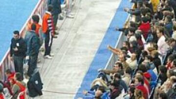 <b>¿RACISMO EN EL BERNABÉU?</b> Una cámara de Sky Sports grabó el martes todos los movimientos y consignas de los Ultra Sur