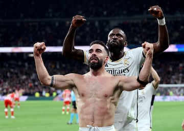 Soccer Football - LaLiga - Real Madrid v Almeria - Santiago Bernabeu, Madrid, Spain - January 21, 2024 Real Madrid's Dani Carvajal celebrates scoring their third goal with Antonio Rudiger REUTERS/Isabel Infantes     TPX IMAGES OF THE DAY