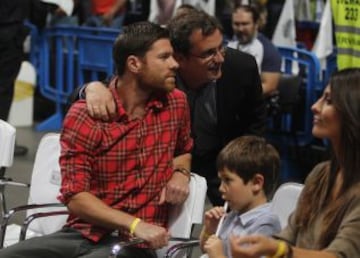 Xabi Alonso no se quiso perder el partidazo.