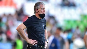 Ariel Holan dejó de ser DT de León