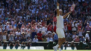 Federer responds to equal Connors’ Wimbledon record