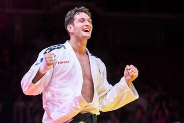 Nikolov Sherazadishvilim, georgiano de nacimiento, con 14 años llegó a España y cuatro años después consiguió la nacionalidad y se convirtió en el primer español en obtener el título mundial masculino de judo. Desde ese momento ha sido el baluarte de judo