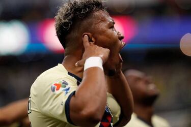 Roger Martínez sería buscado por Genoa; él acusa al América