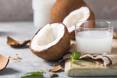Esta es la mejor bebida natural con electrolitos y minerales que te ayudarán a combatir la ola de calor