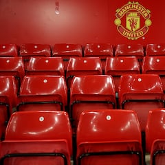 When does the 2023 January transfer window open and close for soccer teams?