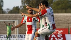 Palestino celebra el gol de Richard Paredes.