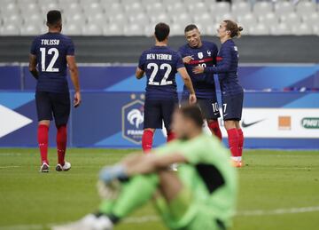 1-2. Kylian Mbappé celebró el segundo gol.