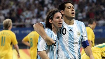 Riquelme: “Si no está Messi, se come cuatro contra Brasil allá”