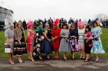 Glamour, fiesta y alcohol en el Grand National