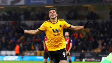 Jiménez firmó su quinto gol en la Premier League de Inglaterra, quedando sólo por detrás, aunque muy lejos, del líder histórico, Javier Hernández.