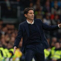 Marcelino, muy enfadado: “Si encajamos 9 goles cada tres partidos, nos vamos a Segunda”