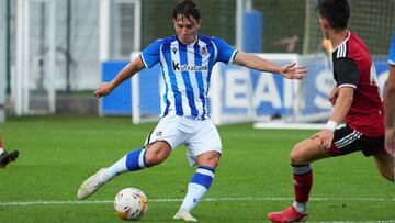 Jugada del amistoso en Zubieta