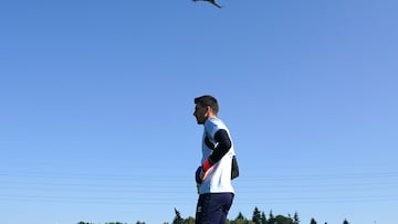 Iván Villar durante una sesión de entrenamiento en Luton.