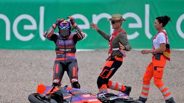 Jorge Martín se lamenta tras su caída en el GP de Alemania.