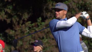 Curry, jugando al golf