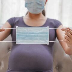Estudio revela que mujeres embarazadas que se vacunan pasan protección de Covid-19 a sus bebés