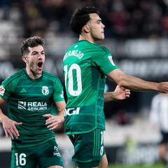 Bermejo hace soñar a los suyos y deja frío al Cartagena