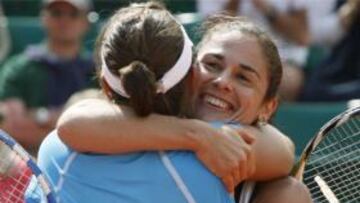 <strong>CAMPEONAS.</strong> Segunda victoria consecutiva de las españolas en Roland Garros.