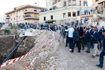 El Rey Felipe VI y la Reina Letizia  se desplazan a la localidad albacete?a de Letur para interesarse por la situacin de la poblacin afectada por la DANA tres semanas despus de que se produjera la tragedia. 