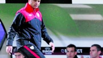 <b>CONFIADO. </b>Joaquín Caparrós espera que el Athletic no pierda presencia en Europa.